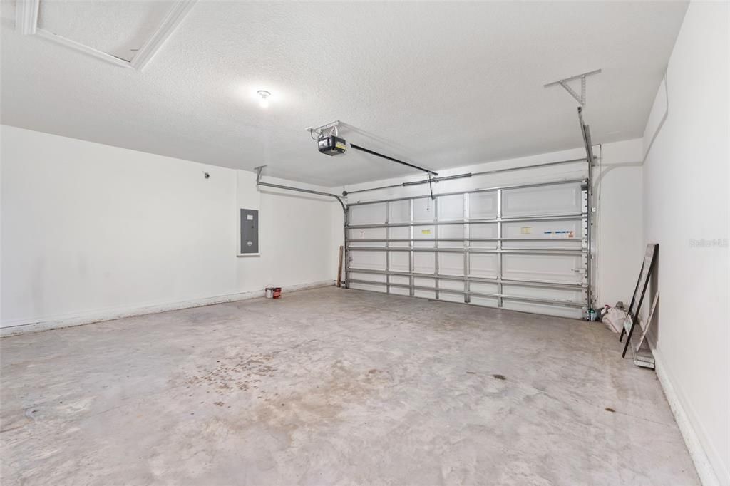 For Sale: $329,900 (4 beds, 2 baths, 1768 Square Feet)