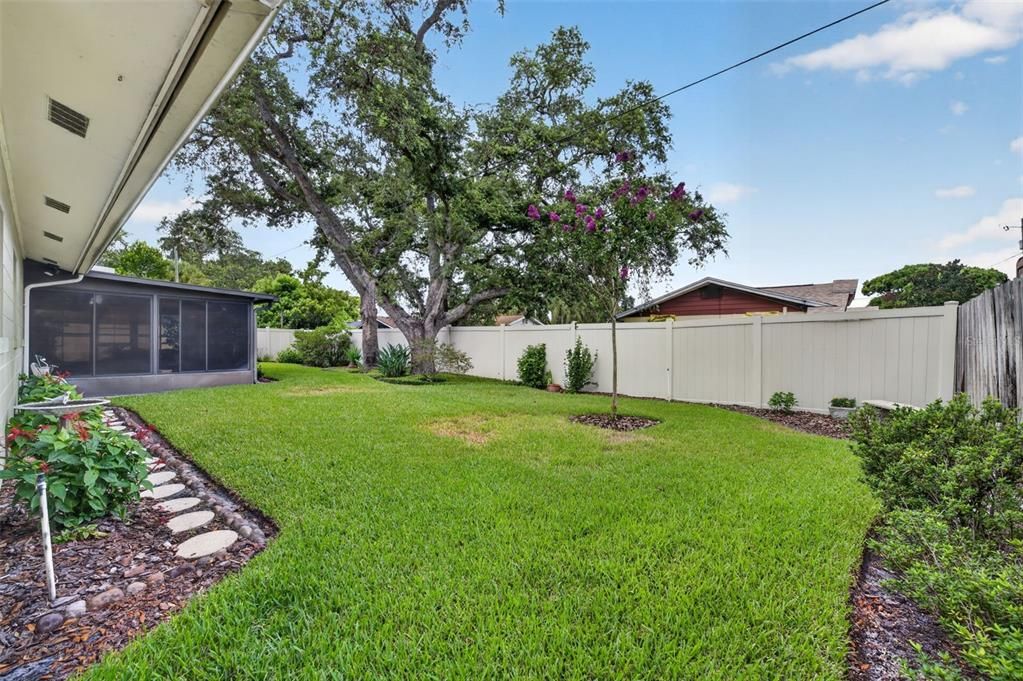 Activo con contrato: $520,000 (3 camas, 2 baños, 1596 Pies cuadrados)