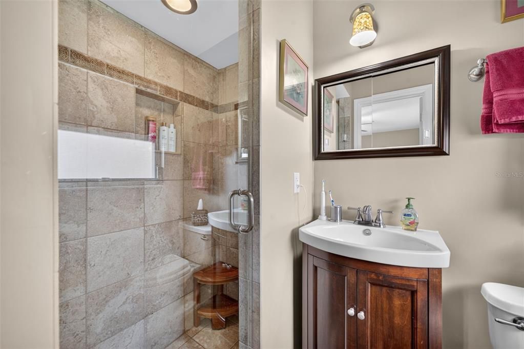 Activo con contrato: $520,000 (3 camas, 2 baños, 1596 Pies cuadrados)