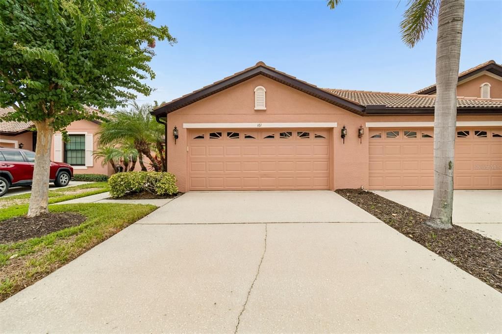 Active With Contract: $259,900 (2 beds, 2 baths, 1393 Square Feet)