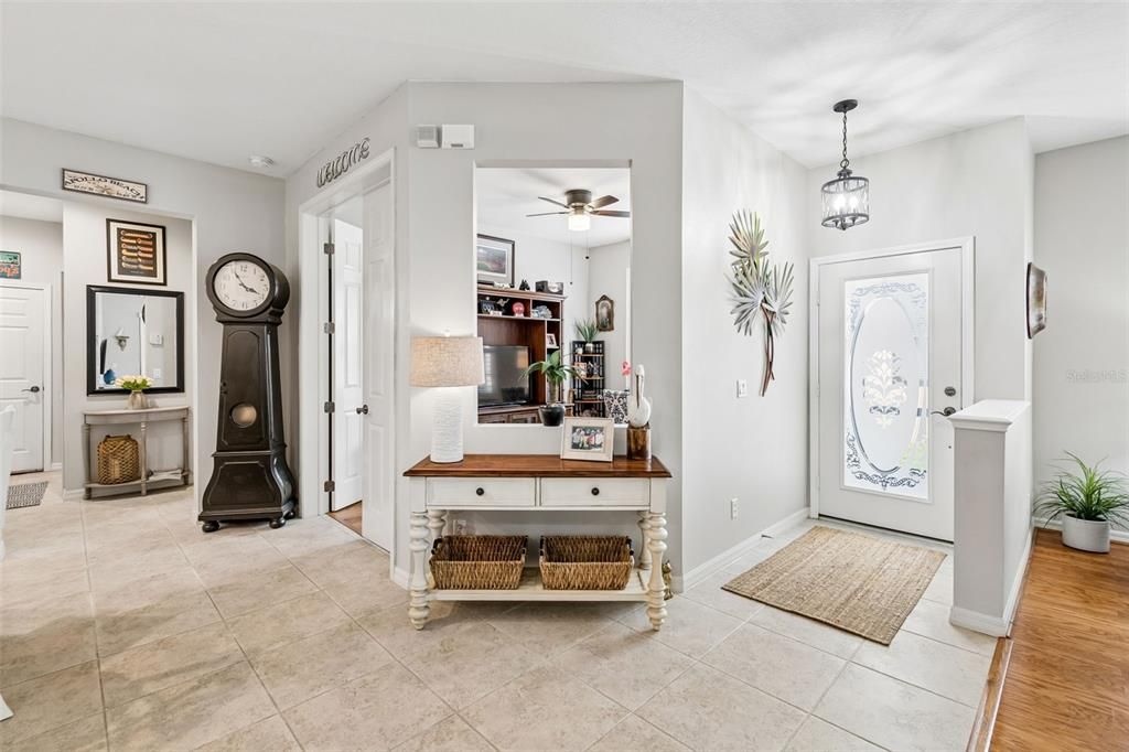Active With Contract: $259,900 (2 beds, 2 baths, 1393 Square Feet)