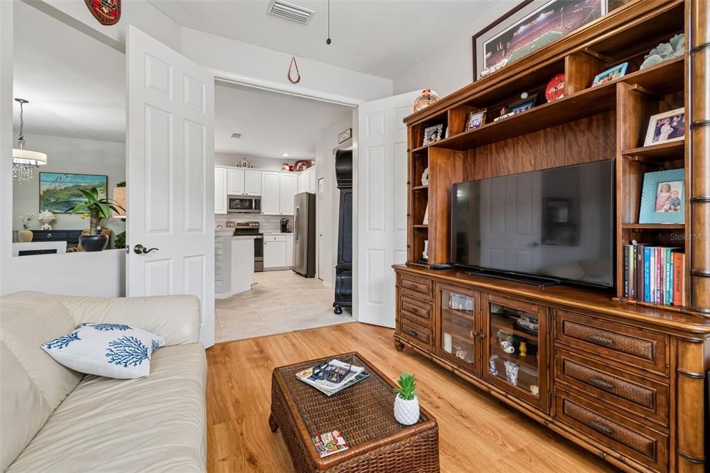 Active With Contract: $259,900 (2 beds, 2 baths, 1393 Square Feet)