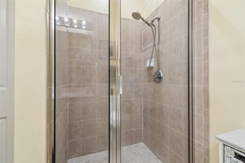 Active With Contract: $259,900 (2 beds, 2 baths, 1393 Square Feet)