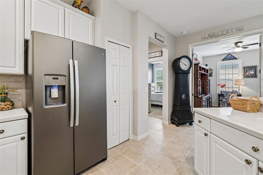 Active With Contract: $259,900 (2 beds, 2 baths, 1393 Square Feet)