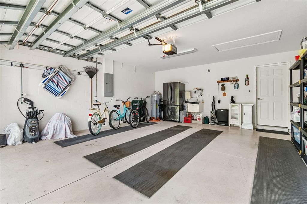 Active With Contract: $259,900 (2 beds, 2 baths, 1393 Square Feet)