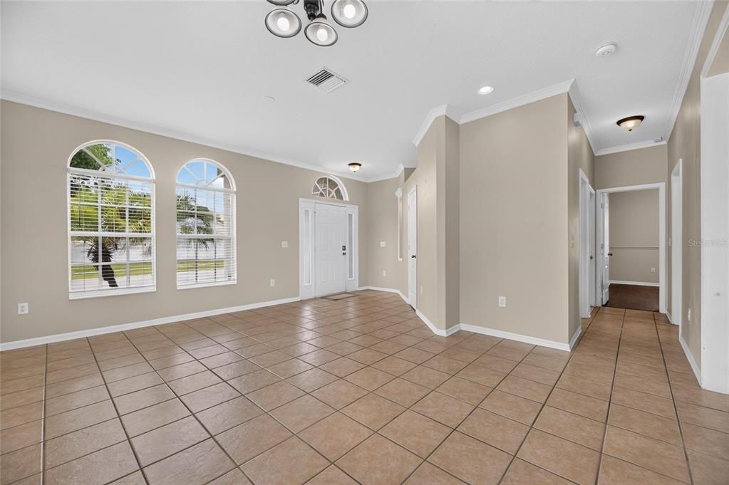 For Sale: $443,950 (4 beds, 2 baths, 1946 Square Feet)
