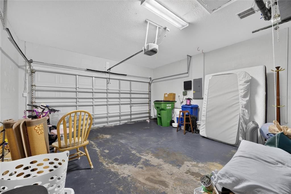 For Sale: $443,950 (4 beds, 2 baths, 1946 Square Feet)