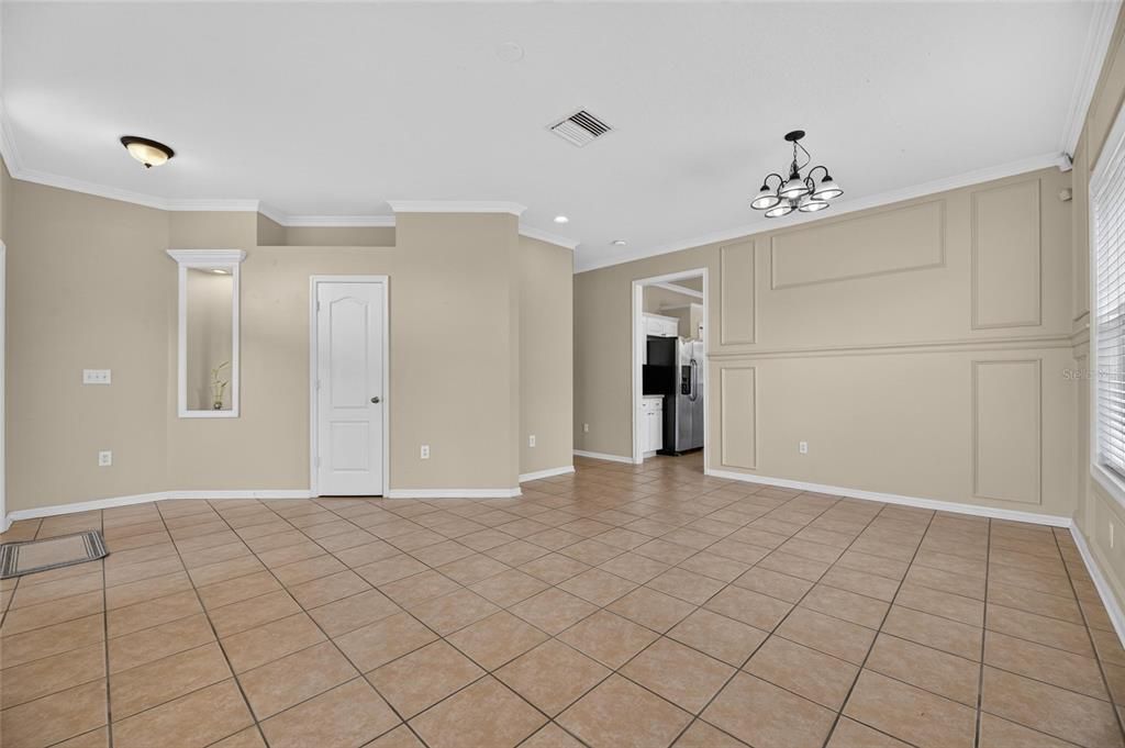 For Sale: $443,950 (4 beds, 2 baths, 1946 Square Feet)