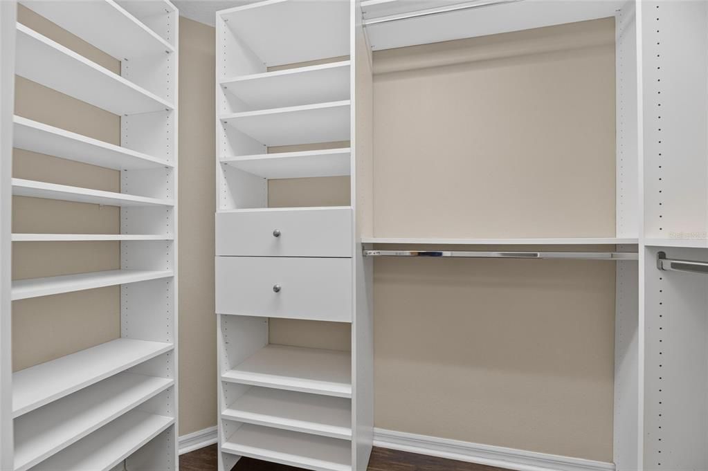 For Sale: $443,950 (4 beds, 2 baths, 1946 Square Feet)