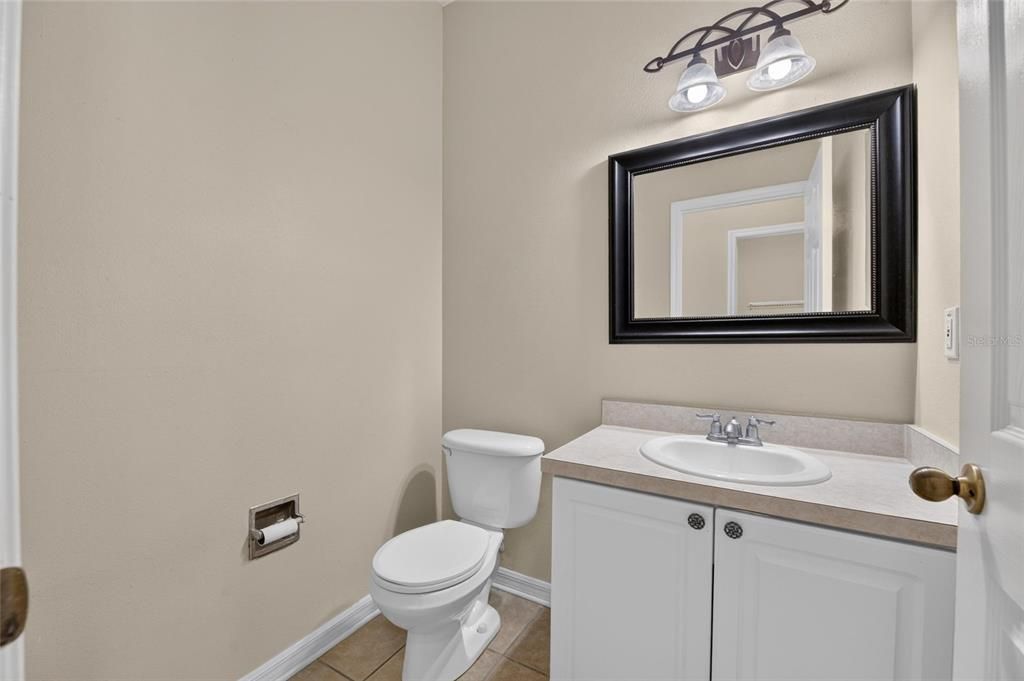 For Sale: $443,950 (4 beds, 2 baths, 1946 Square Feet)