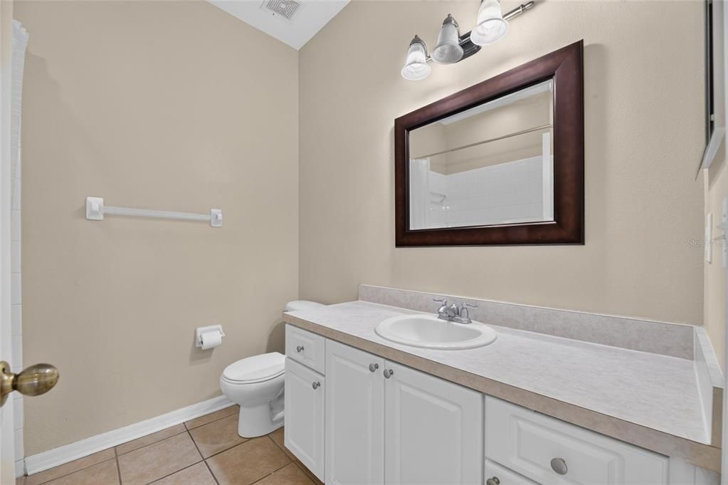 For Sale: $443,950 (4 beds, 2 baths, 1946 Square Feet)