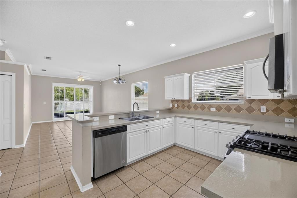 For Sale: $443,950 (4 beds, 2 baths, 1946 Square Feet)