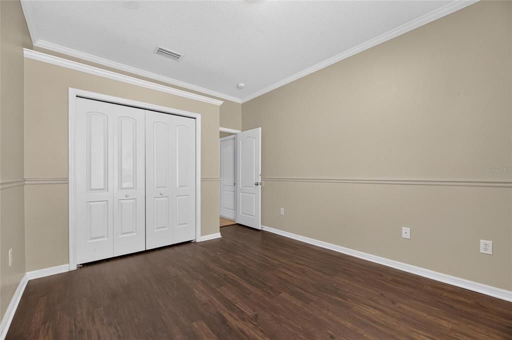For Sale: $443,950 (4 beds, 2 baths, 1946 Square Feet)