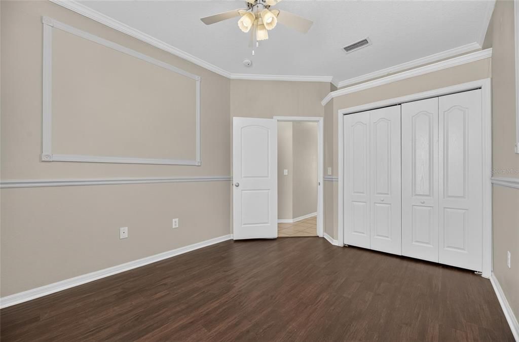 For Sale: $443,950 (4 beds, 2 baths, 1946 Square Feet)