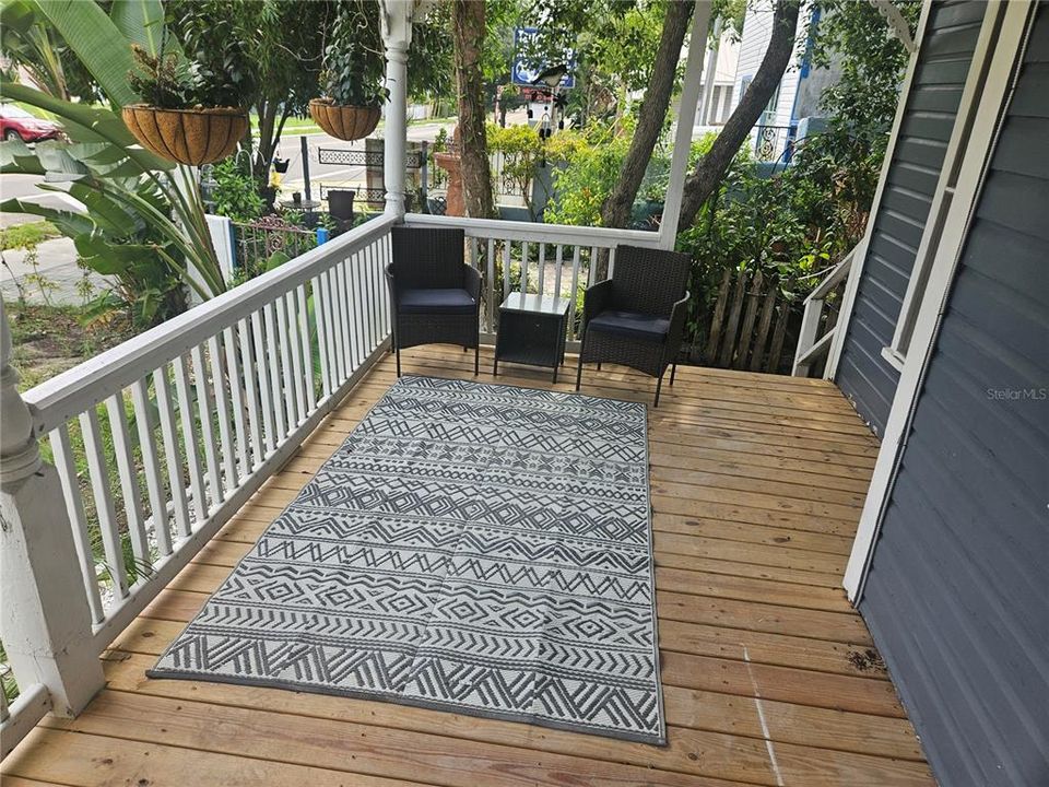 For Rent: $1,300 (1 beds, 1 baths, 600 Square Feet)