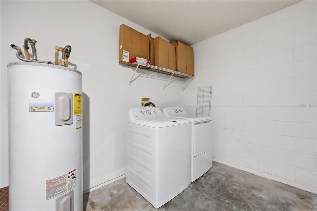For Sale: $345,000 (3 beds, 2 baths, 1684 Square Feet)