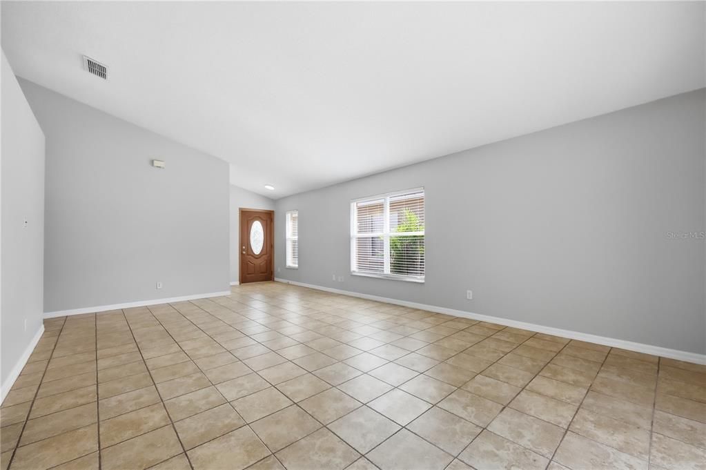 For Sale: $345,000 (3 beds, 2 baths, 1684 Square Feet)