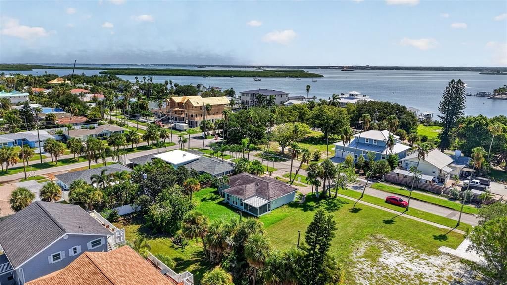 For Sale: $879,000 (3 beds, 2 baths, 1652 Square Feet)