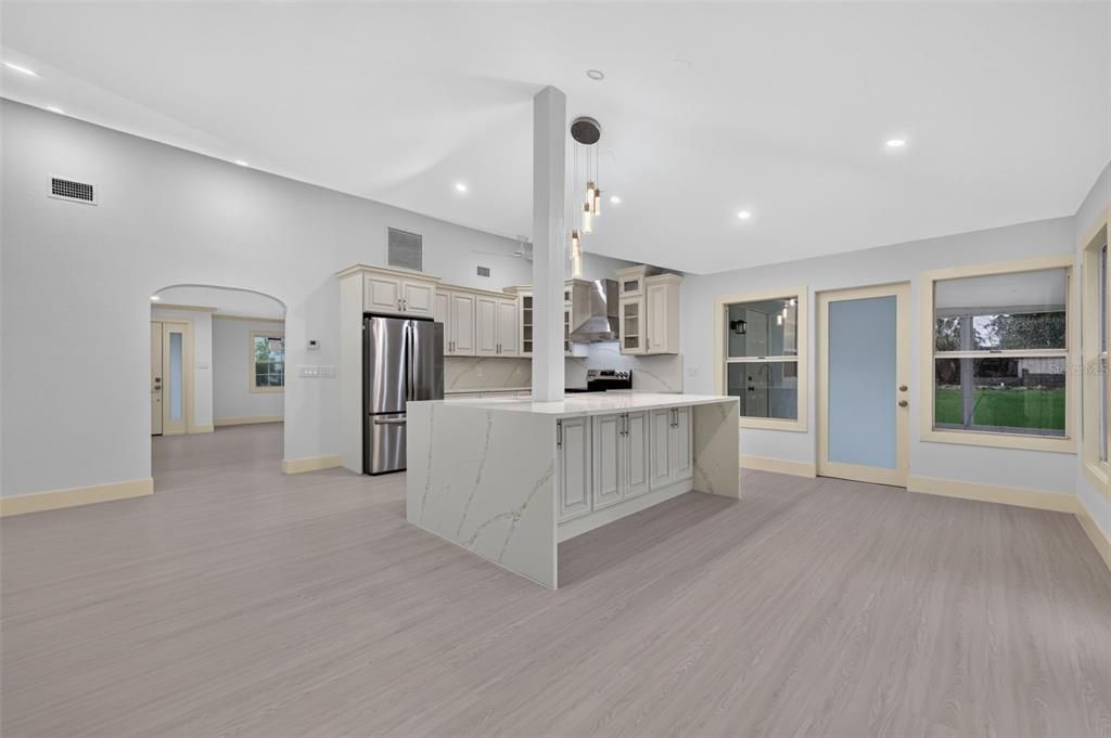 For Sale: $879,000 (3 beds, 2 baths, 1652 Square Feet)