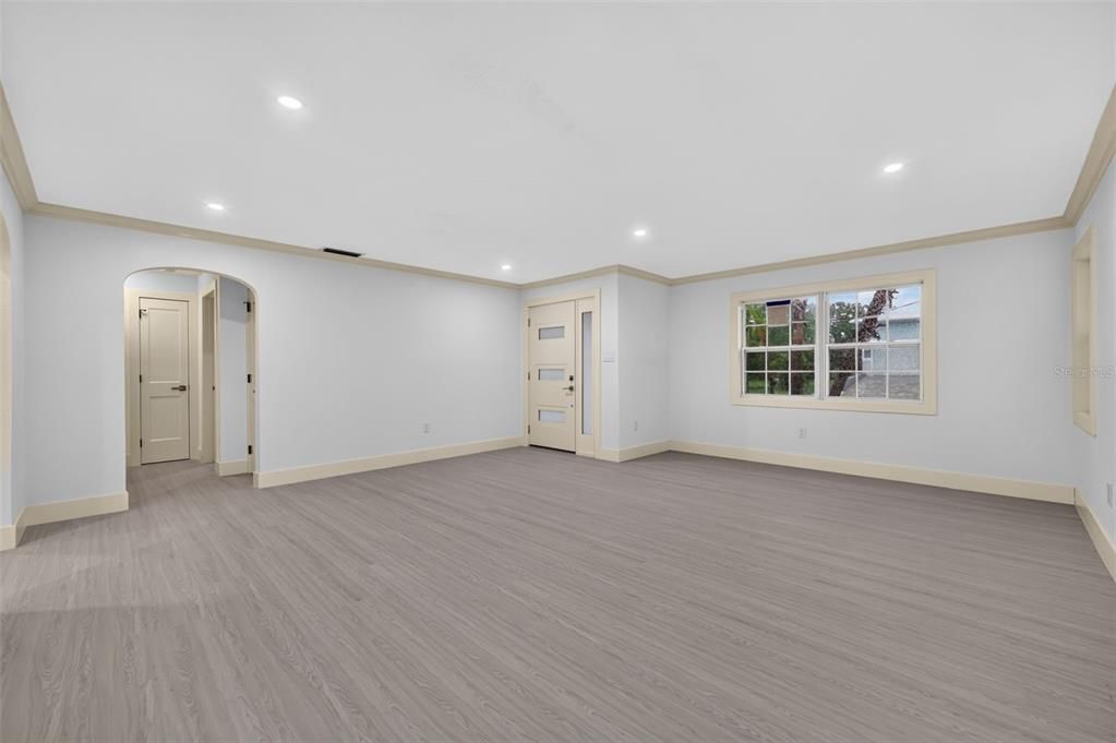 For Sale: $879,000 (3 beds, 2 baths, 1652 Square Feet)