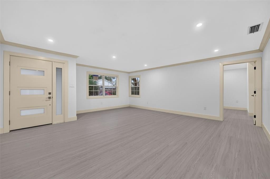For Sale: $879,000 (3 beds, 2 baths, 1652 Square Feet)