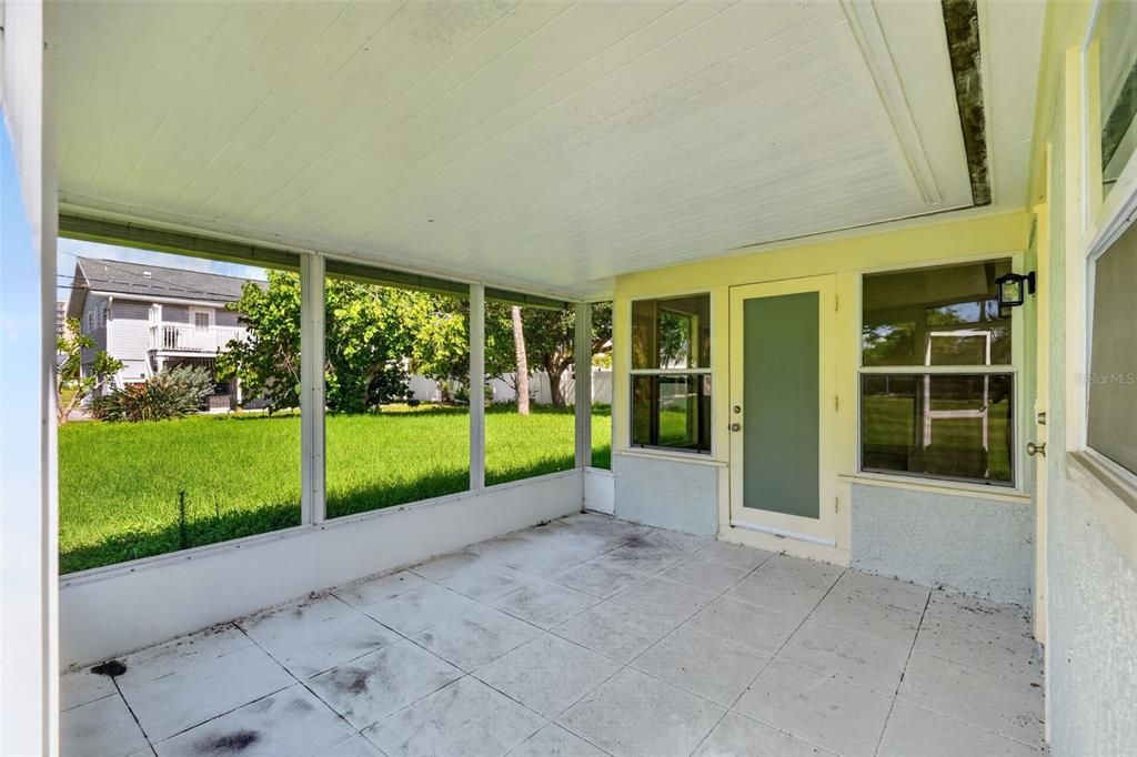 For Sale: $879,000 (3 beds, 2 baths, 1652 Square Feet)
