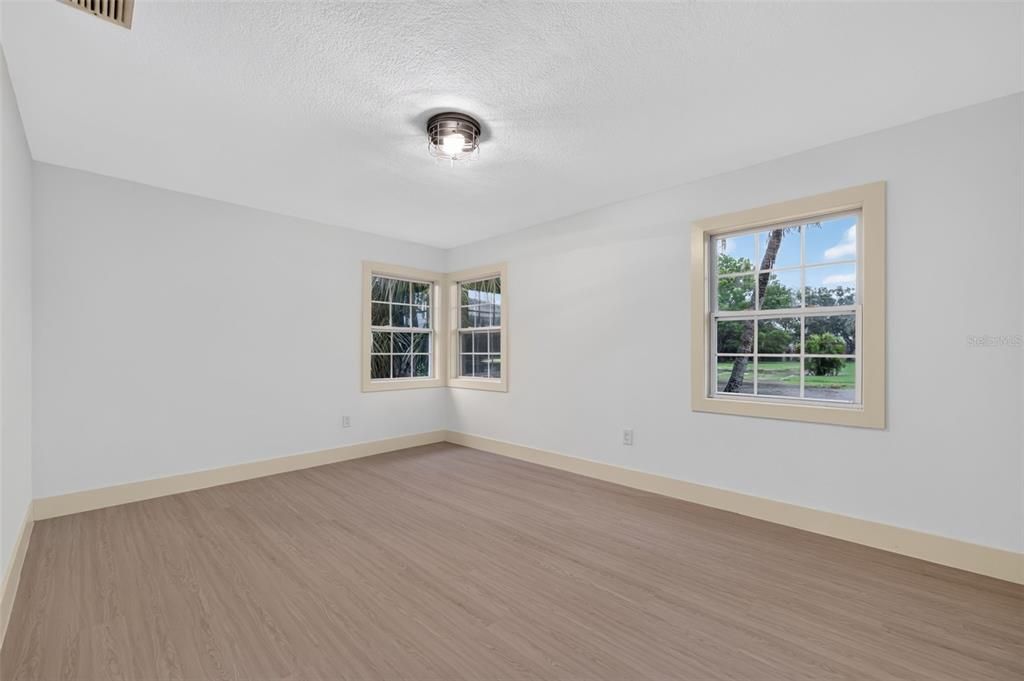 For Sale: $879,000 (3 beds, 2 baths, 1652 Square Feet)