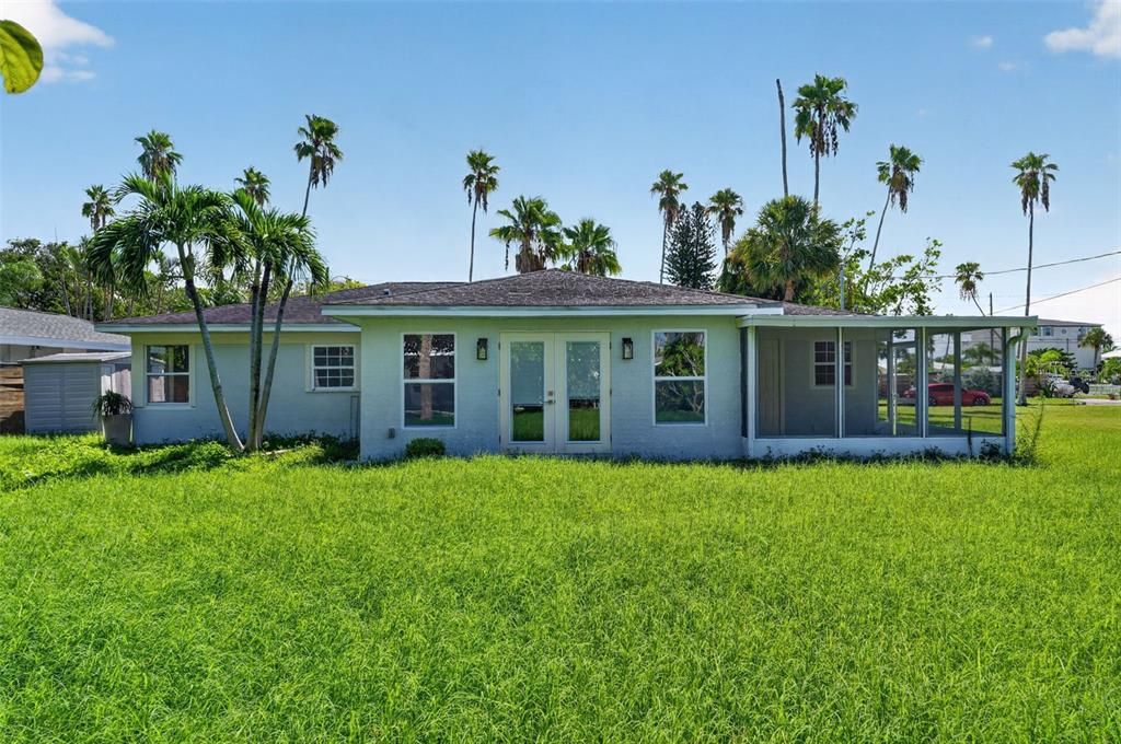 For Sale: $879,000 (3 beds, 2 baths, 1652 Square Feet)