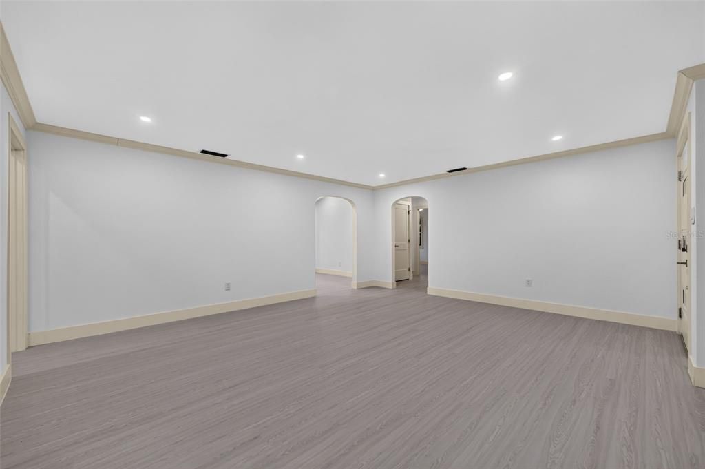 For Sale: $879,000 (3 beds, 2 baths, 1652 Square Feet)