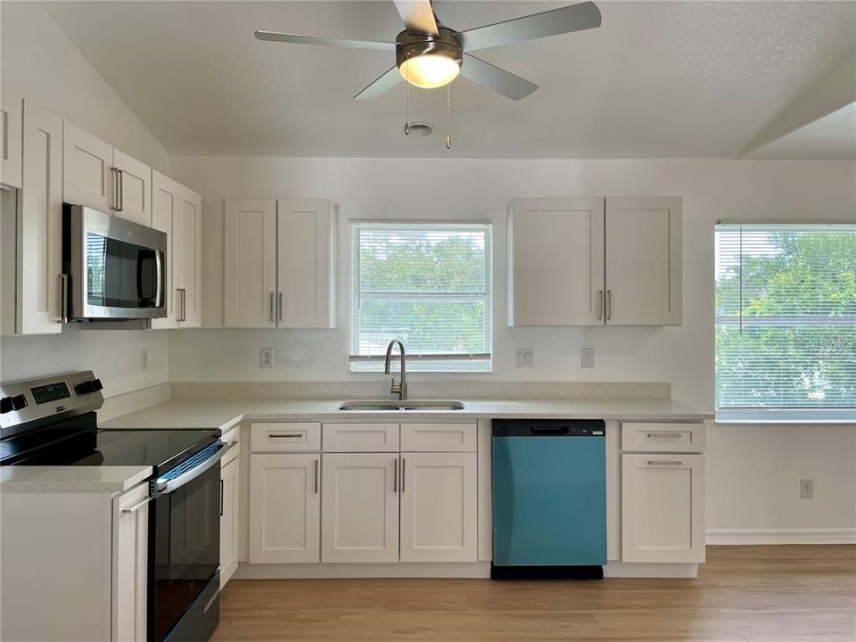For Sale: $374,900 (3 beds, 2 baths, 1650 Square Feet)