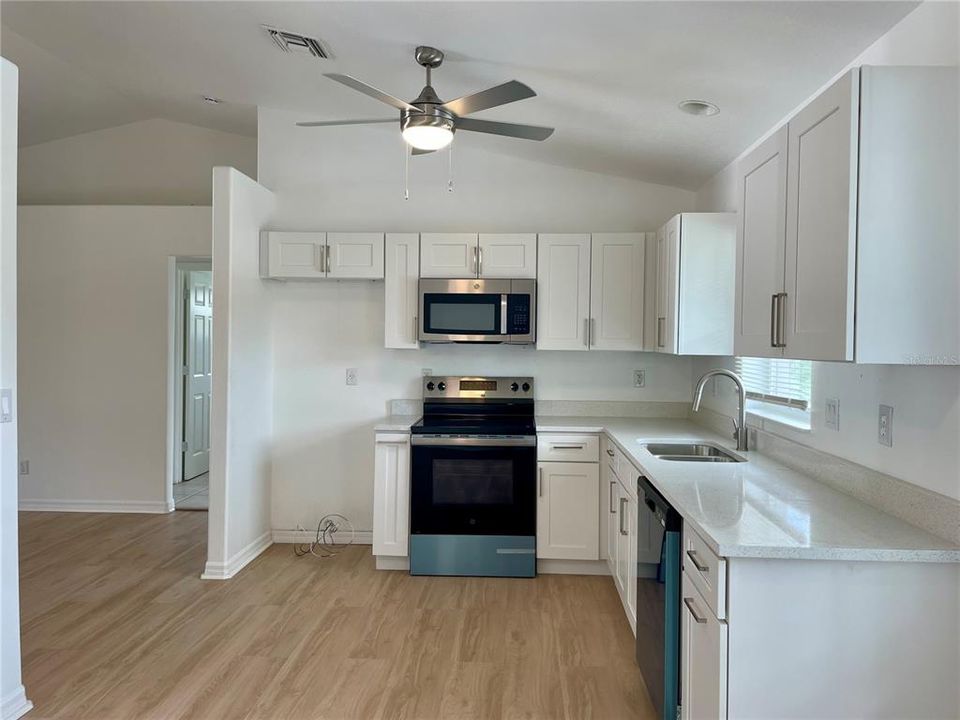 For Sale: $374,900 (3 beds, 2 baths, 1650 Square Feet)