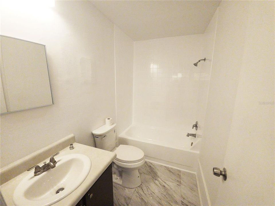 For Rent: $1,650 (2 beds, 1 baths, 1098 Square Feet)