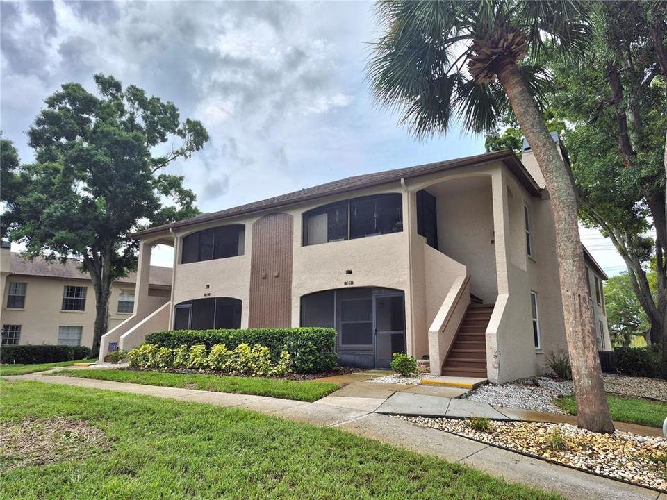 For Rent: $1,500 (2 beds, 2 baths, 900 Square Feet)