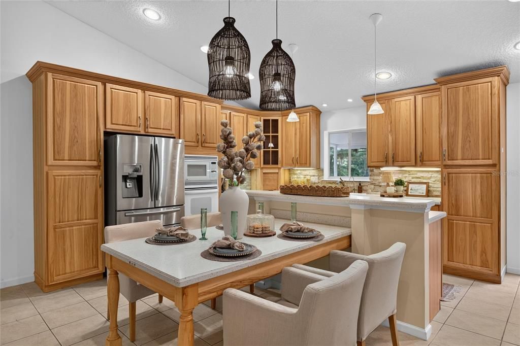 For Sale: $5,999,000 (3 beds, 2 baths, 1872 Square Feet)