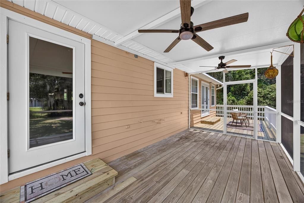 For Sale: $5,999,000 (3 beds, 2 baths, 1872 Square Feet)