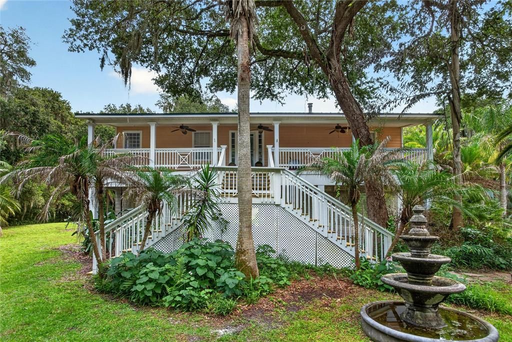 For Sale: $5,999,000 (3 beds, 2 baths, 1872 Square Feet)