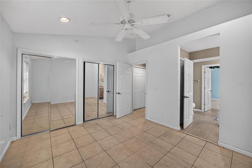 For Sale: $5,999,000 (3 beds, 2 baths, 1872 Square Feet)