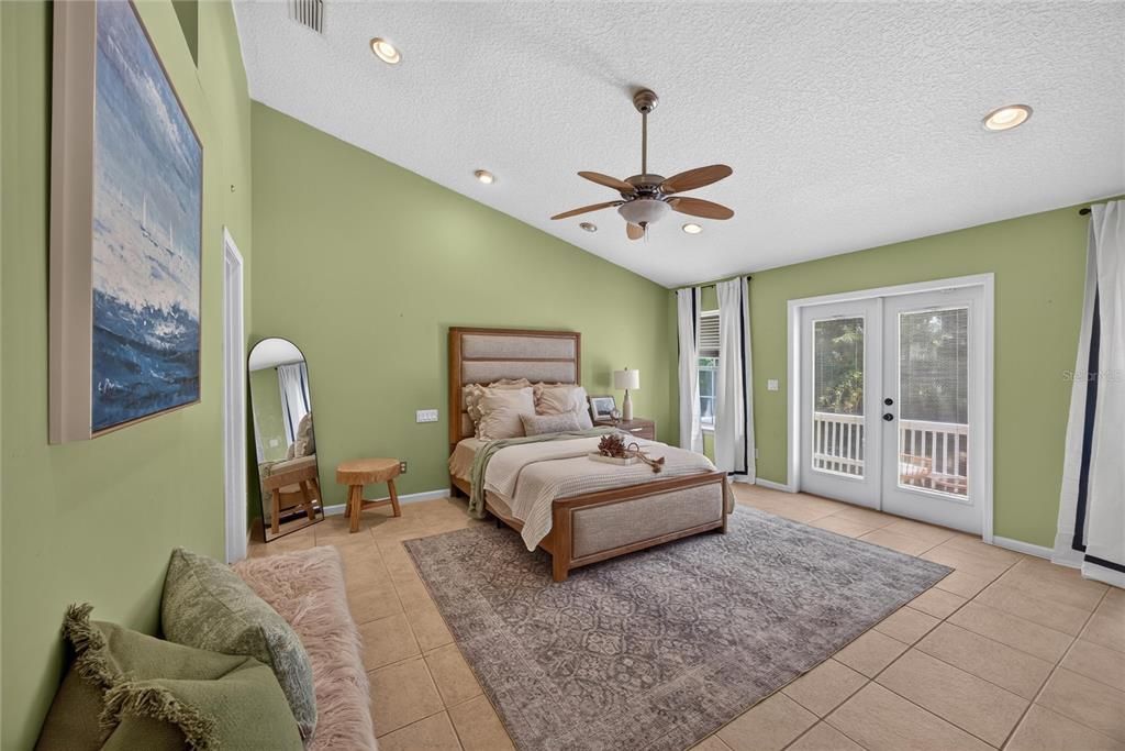 For Sale: $5,999,000 (3 beds, 2 baths, 1872 Square Feet)