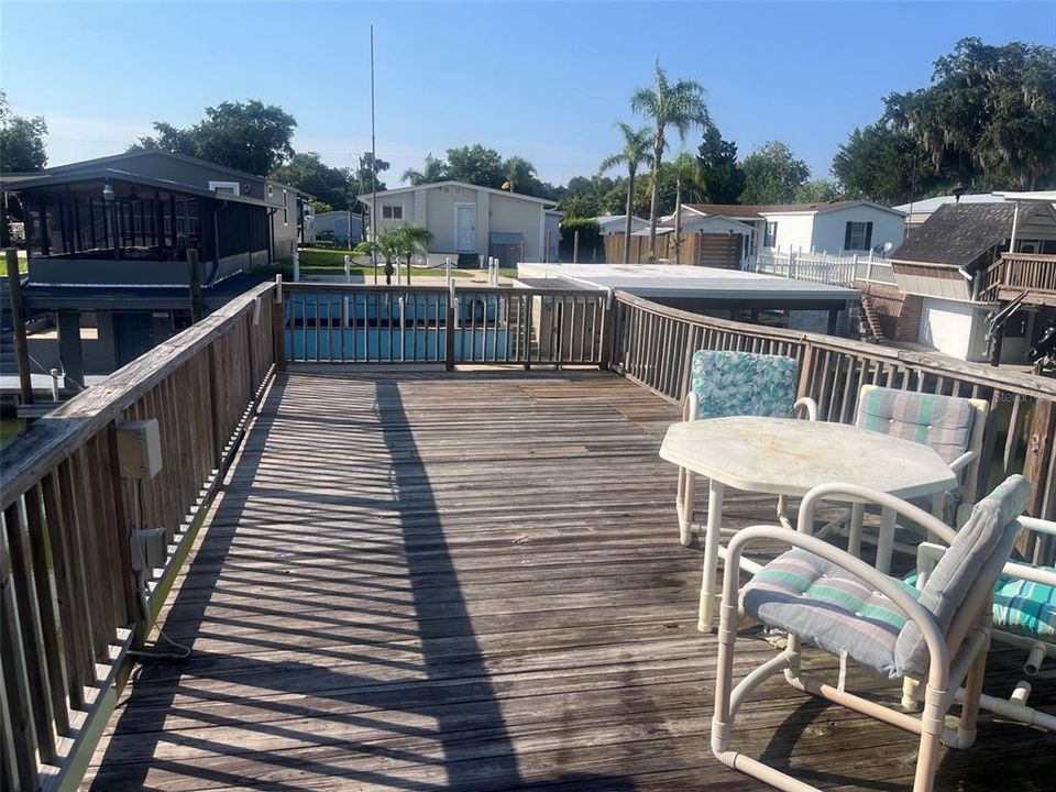 For Sale: $249,900 (2 beds, 2 baths, 720 Square Feet)