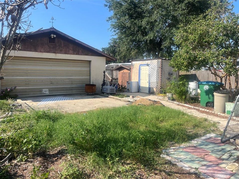 For Sale: $249,900 (2 beds, 2 baths, 720 Square Feet)
