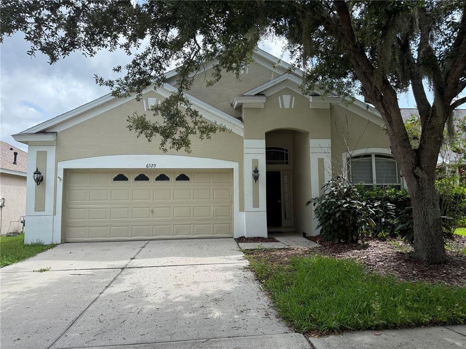 For Rent: $2,450 (4 beds, 2 baths, 1908 Square Feet)