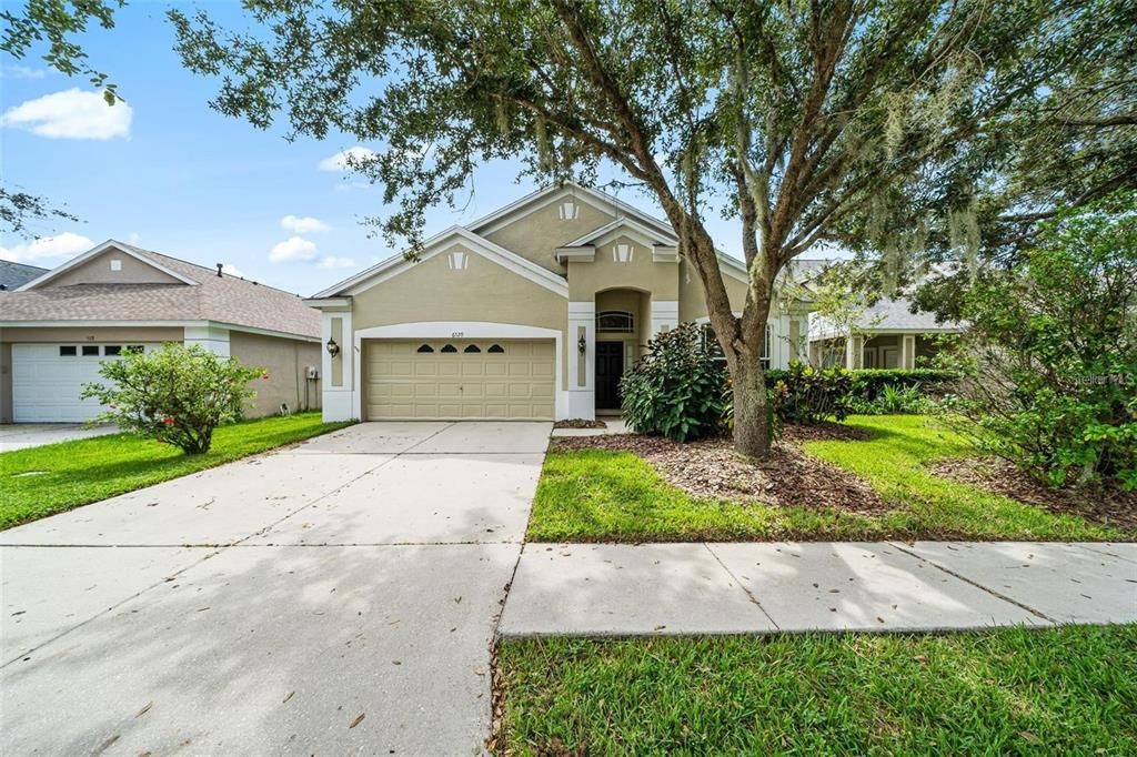 For Rent: $2,450 (4 beds, 2 baths, 1908 Square Feet)