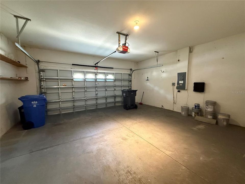 For Rent: $2,450 (4 beds, 2 baths, 1908 Square Feet)