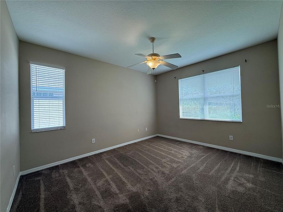 For Rent: $2,450 (4 beds, 2 baths, 1908 Square Feet)