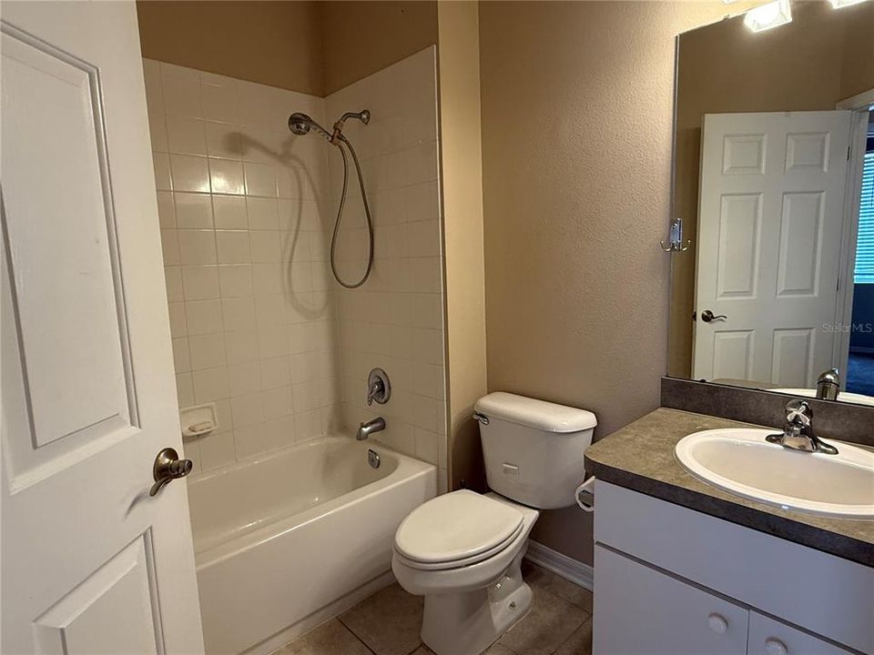 For Rent: $2,450 (4 beds, 2 baths, 1908 Square Feet)