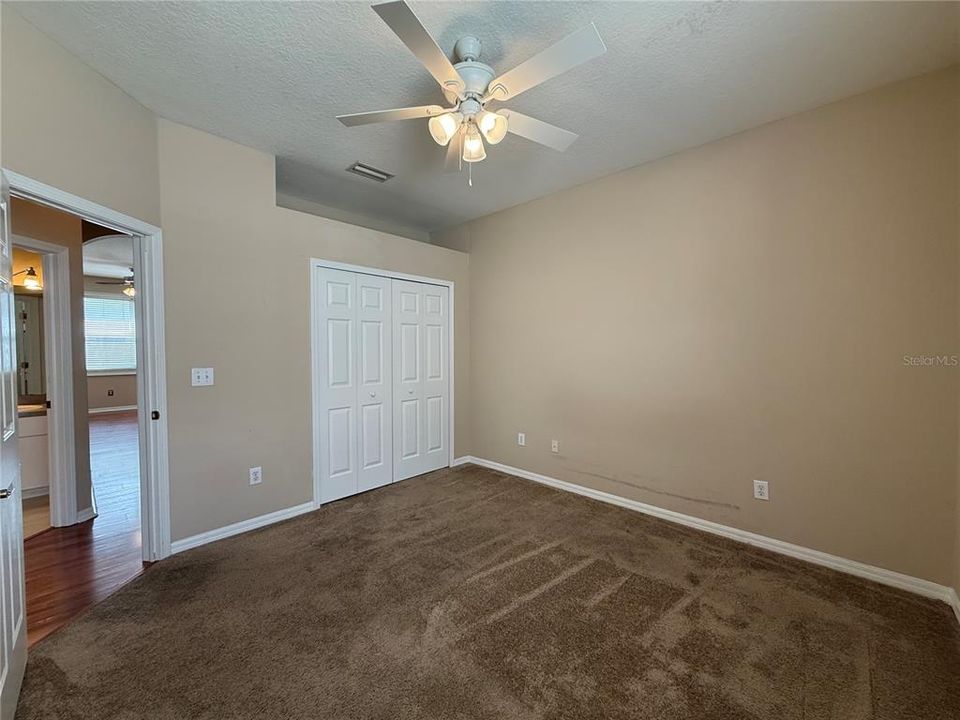 For Rent: $2,450 (4 beds, 2 baths, 1908 Square Feet)