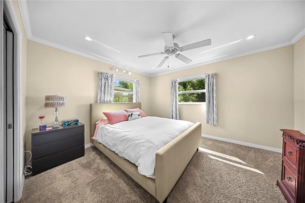 Activo con contrato: $349,900 (3 camas, 2 baños, 1419 Pies cuadrados)