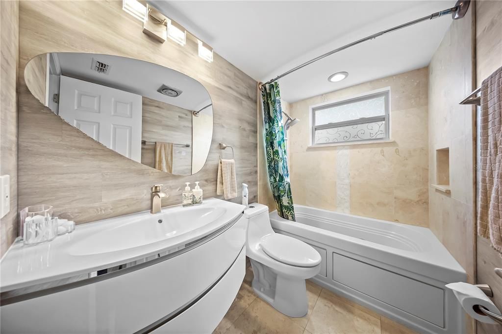 Activo con contrato: $349,900 (3 camas, 2 baños, 1419 Pies cuadrados)