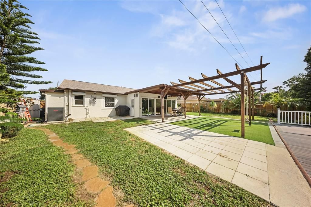 Activo con contrato: $349,900 (3 camas, 2 baños, 1419 Pies cuadrados)