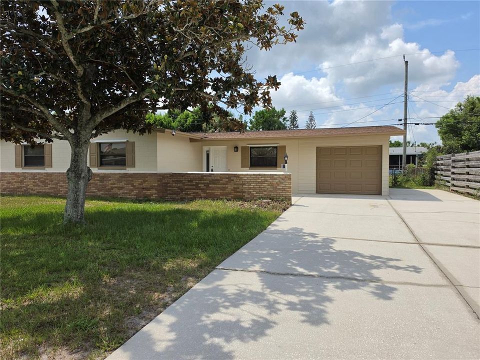 For Sale: $249,900 (3 beds, 2 baths, 1211 Square Feet)